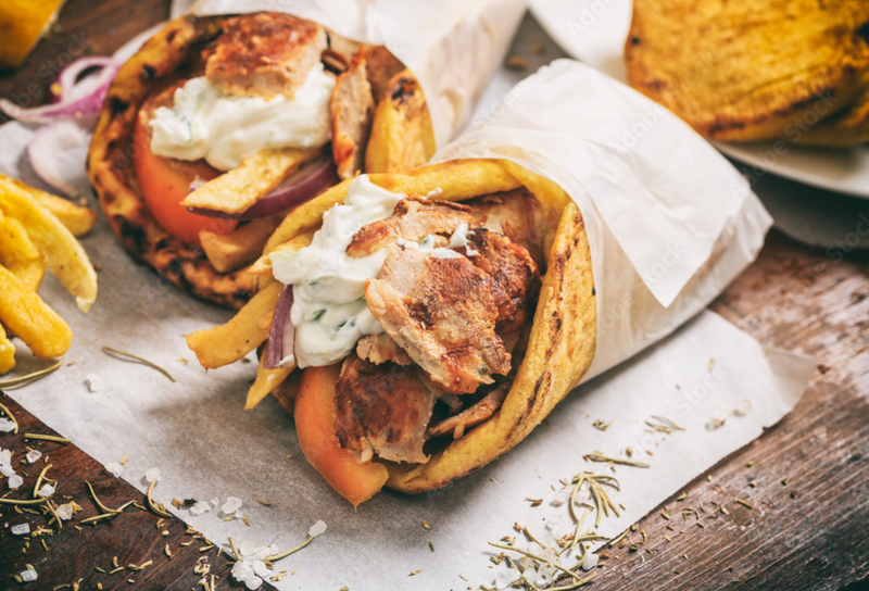 Kipgyros met gekruide yoghurtmarinade